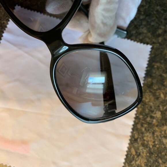 Coach HC 8032 Women’s L908 Perri 5022/11 Black Sunglasses 58-15-125 - Picture 11 of 15